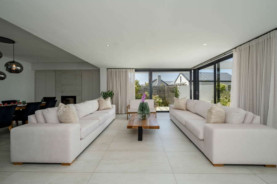 4 Bedroom Property for Sale in Brackenridge Western Cape